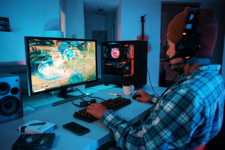 EU upozorava: Kriminalci sve češće vrbuju djecu preko gaming platformi