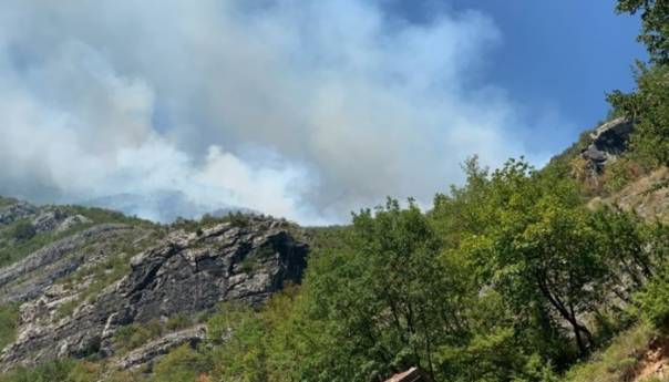 EUFOR već nadgleda požare u Jablanici, situacija izmiče kontroli