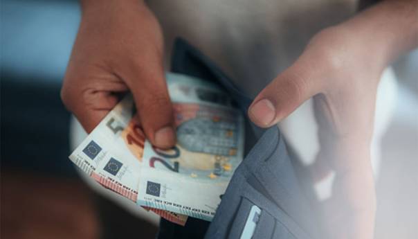 Euro se oporavlja, dolar posustaje