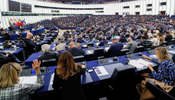Europarlamentarci: Srbija se treba uskladiti sa EU i uvesti sankcije Rusiji