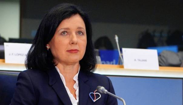 Europska povjerenica: Lažne vijesti o koroni dolaze iz Rusije