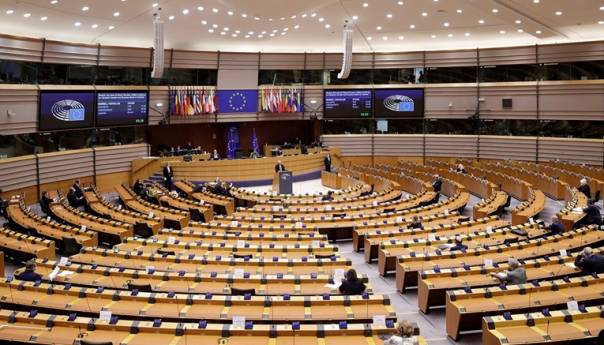 Europski parlament ne želi sporazum s Kinom dok se ne ukinu sankcije