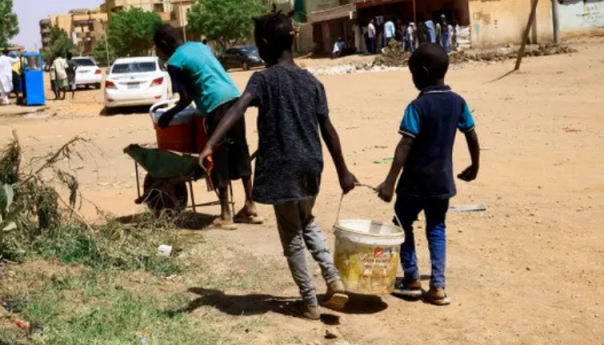 Evakuacije u Sudanu, SAD izdale upozorenje