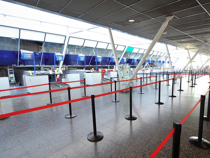 Evakuirano šest aerodroma u Francuskoj