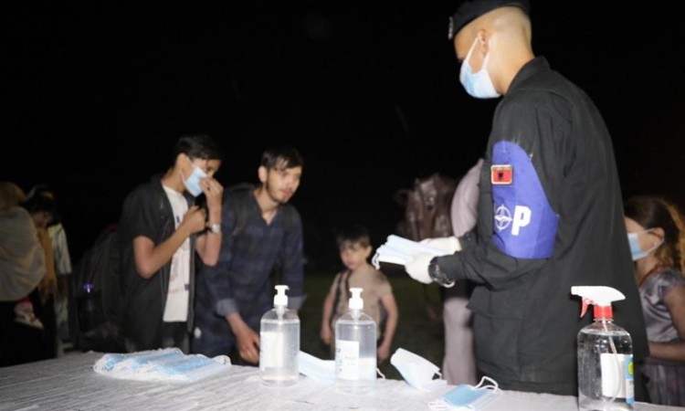 Evakuisani Afganistanci stigli u Albaniju, biće smješteni u hotelima