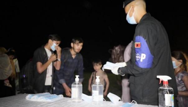 Evakuisani Afganistanci stigli u Albaniju, biće smješteni u hotelima