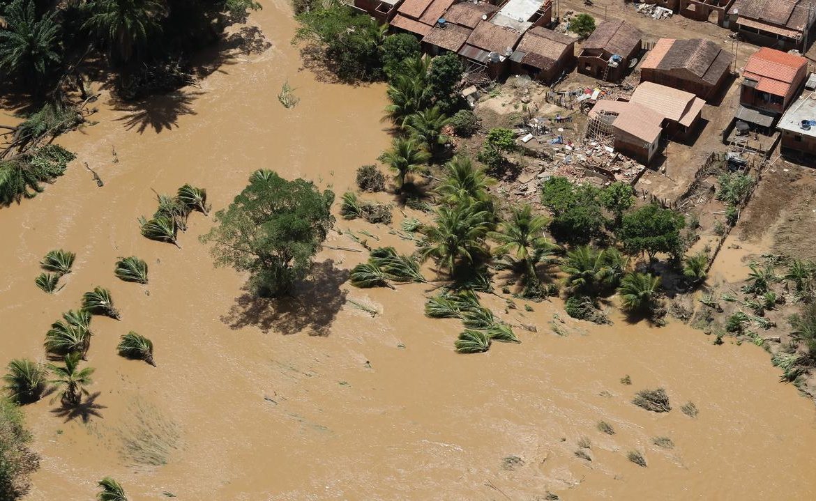 Evakuisano stanovništvo nakon pucanja brane u Brazilu
