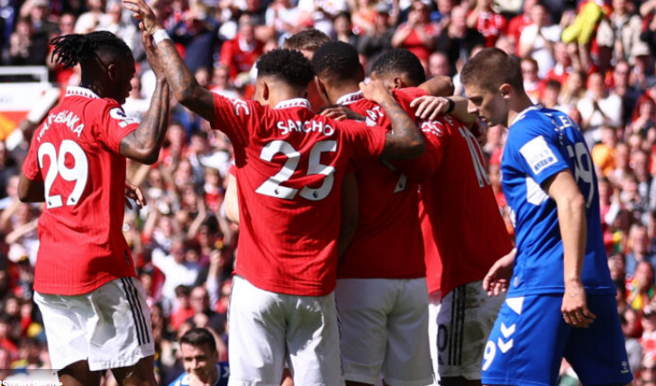 Everton sve bliži Championshipu, Unitedu bitna pobjeda u borbi za LP
