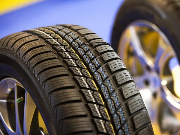 Evo čemu služe pruge u bojama na novim gumama