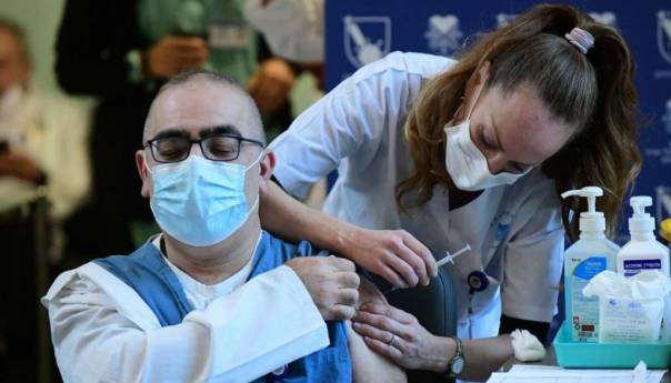 Evropska agencija za lijekove preporučila prilagođenu Pfizerovu 'booster' vakcinu