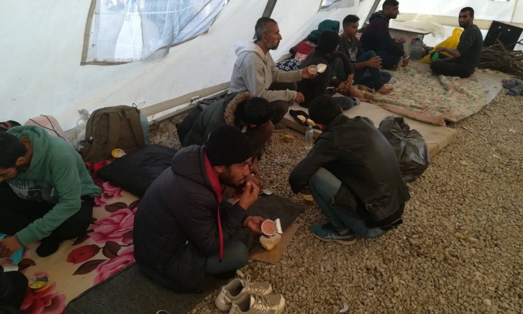 Evropska komisija i vlasti BiH treba hitno da riješi smještaj migranata