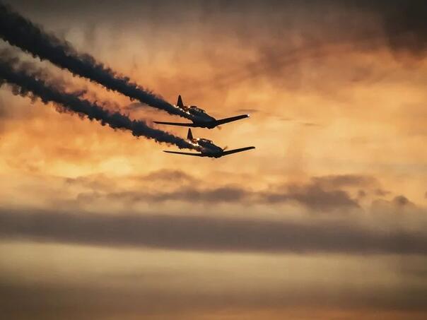 Evropska komisija uvodi oznaku CO2 za putovanja avionom