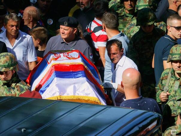 Evropska narodna stranka: Prizori s pogreba zločinca Mladića su uznemirujući