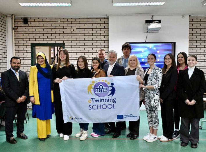 Evropska unija donirala 1000 računara za srednjoškolce 