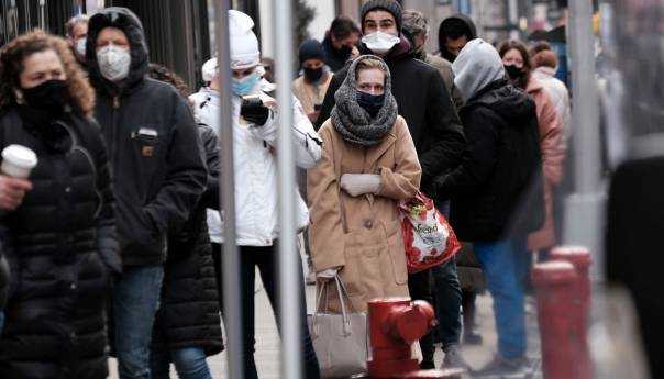 Evropa opet u dilemi: Kako suzbiti omikron, a izbjeći paralizu ekonomije