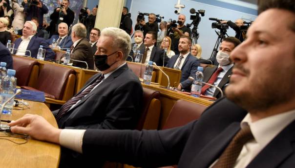 Evropski mediji: Krah prosrpske koalicije u Crnoj Gori