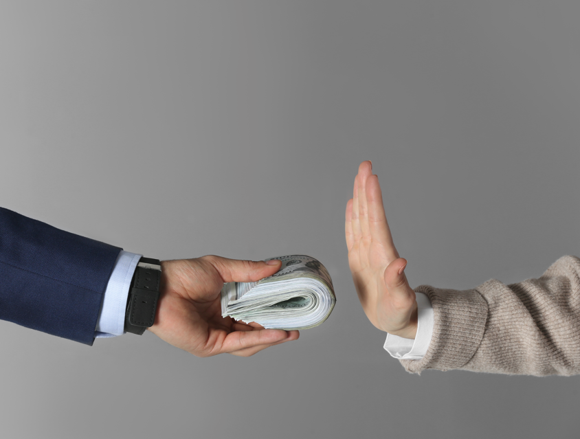 Evropski parlament usvojio historijsku direktivu protiv korupcije u EU