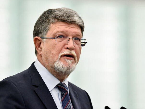 Evropski parlament usvojio Piculin izvještaj koji oštro kritikuje vlast u Srbiji i proziva Vučića
