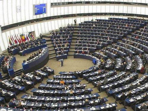 Evropski poslanici ratificirali privremeni sporazum o pravilima o umjetnoj inteligenciji
