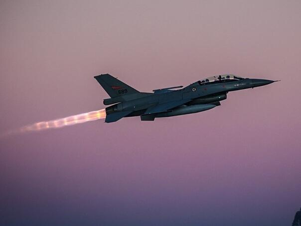 F-16 presreo avion koji je nedozvoljeno letio iznad Trumpovog kluba