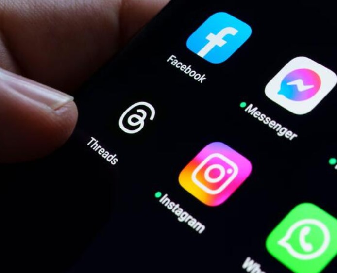 Facebook pao, problemi za brojne korisnike