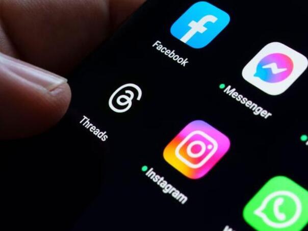 Facebook pao, problemi za brojne korisnike