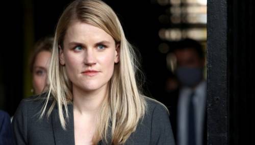 Facebookova zviždačica pozvala Zuckerberga da odstupi s čela kompanije