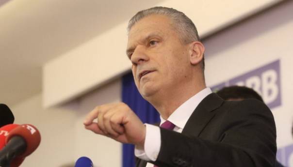 Fahrudin Radončić na Instagramu: "Vaskrsnu mu nana"