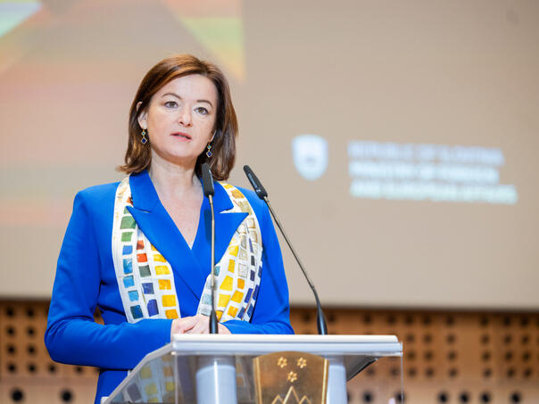 Fajon žestoko o Trumpu: Slovenija ne pristaje na prekrajanje granica!