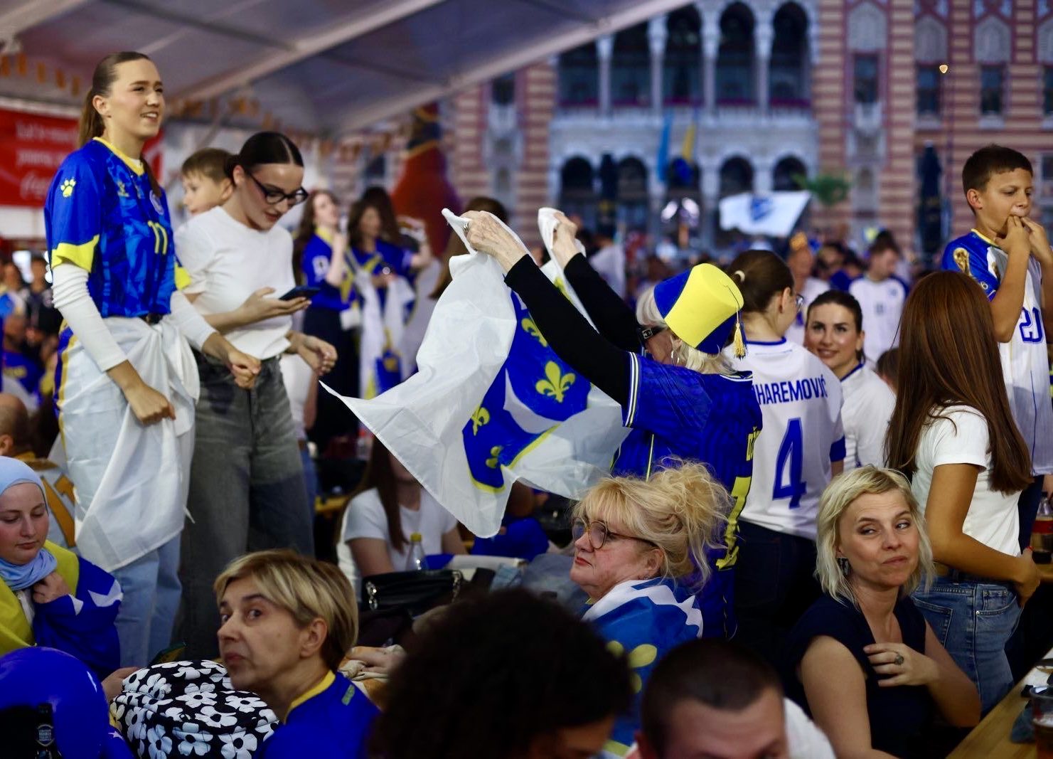 Fan zone gorjele: Od Sarajeva do Mostara