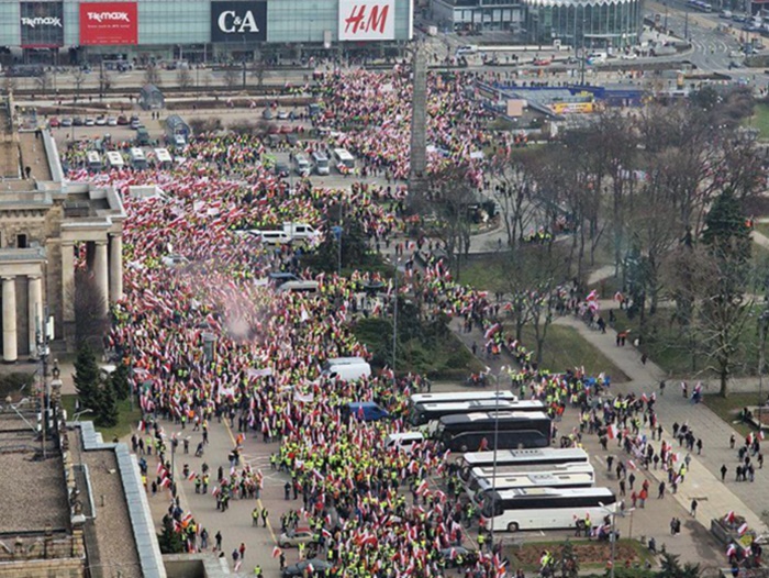 Farmeri na ulicama Varšave: Protest protiv poljoprivredne politike EU