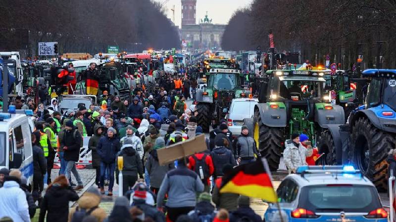 Farmeri, prevoznici i trgovci na velikim protestima u Berlinu