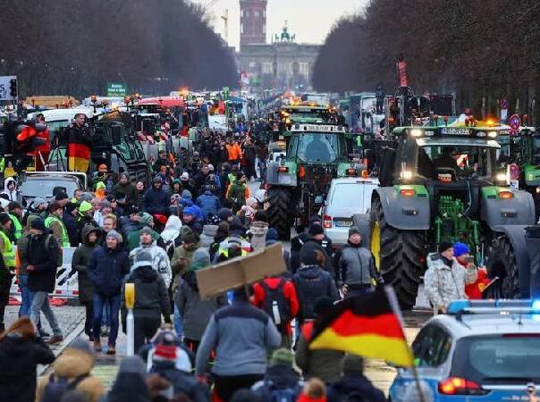 Farmeri, prevoznici i trgovci na velikim protestima u Berlinu