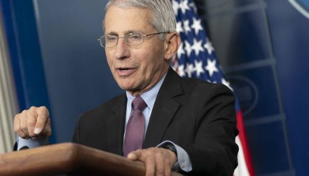 Fauci: Nosite maske i držite distancu kako bi izbjegli lockdown