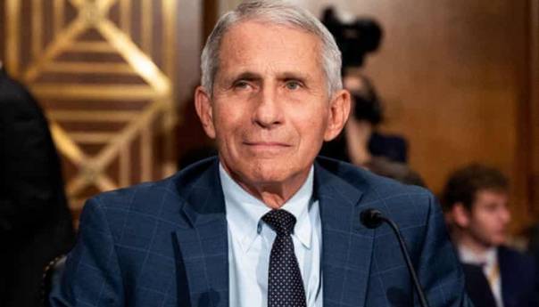 Fauci o promjeni smjernica: Da i vakcinisani nose maske na javnim mjestima