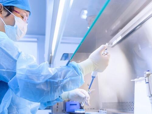 FBI razotkrio kineske naučnike: Krijumčarili opasni biološki materijal u Ameriku