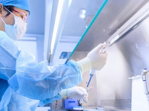 FBI razotkrio kineske naučnike: Krijumčarili opasni biološki materijal u Ameriku