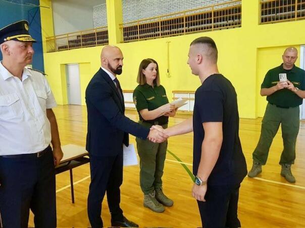 FBiH bogatija za 315 policijskih službenika