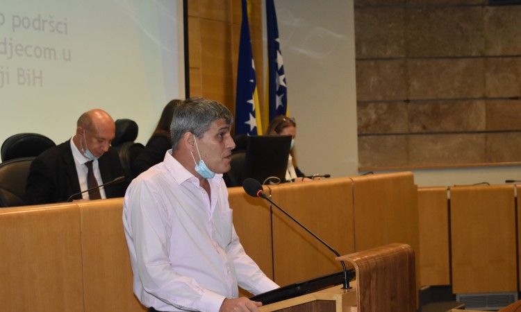 FBiH: Javna rasprava o Nacrtu zakona o podršci porodicama s djecom