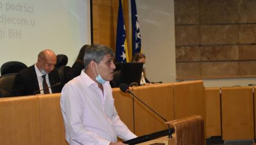 FBiH: Javna rasprava o Nacrtu zakona o podršci porodicama s djecom