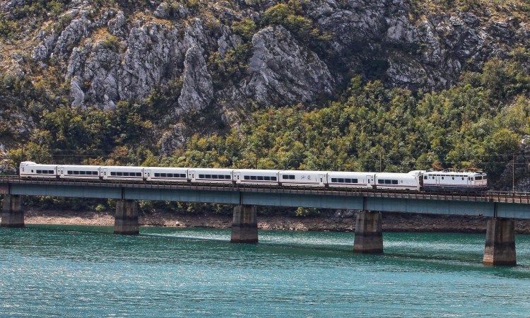 FBIH: Značajan pad u željezničkom putničkom i teretnom prijevozu