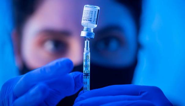 FDA odobrila treću dozu i kombinacije vakcina