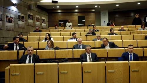 Federalni delegati odbili da se danas izjasne o zakonskoj kontroli pušenja