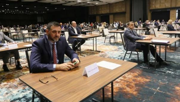 Federalni parlamentarci raspravljaju o prijedlogu zabrane pušenja u zatvorenom