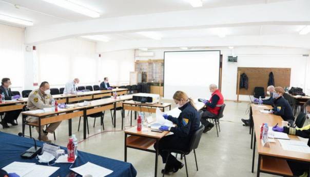 Federalni štab donio naredbu o raspodjeli briseva, kreveta, madraca