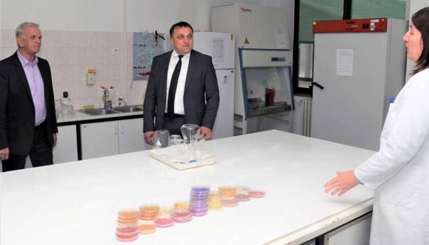 Federalno ministarstvo poljoprivrede unaprijedilo i povećalo podršku pčelarstvu u FBiH