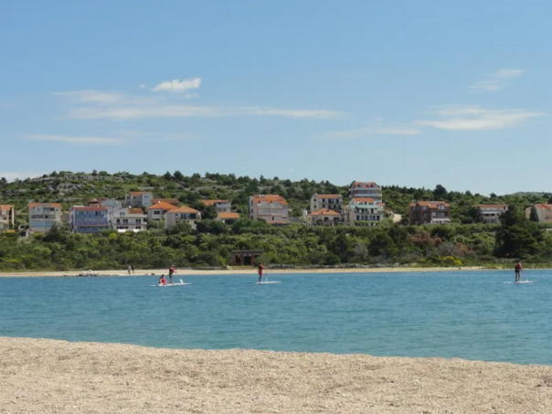Fekalije na popularnoj plaži u Hrvatskoj: Ne ulazite u more do daljnjeg