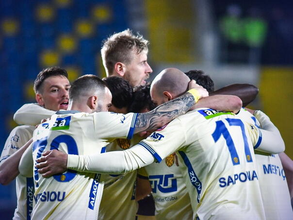 Fenerbahče doživio katastrofu, Džeko nije dobio ni minut