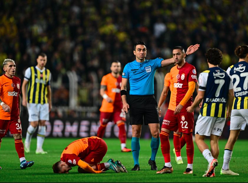 Fenerbahče i Galatasaray remizirali u derbiju, Džeko bez gola