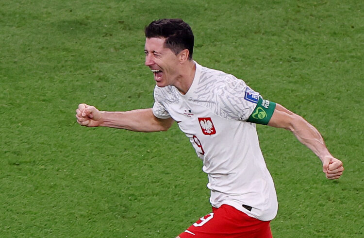 Fenomenalni Szczesny zaustavio Saudijce, Lewandowski u suzama: Poljska slavi veliki trijumf